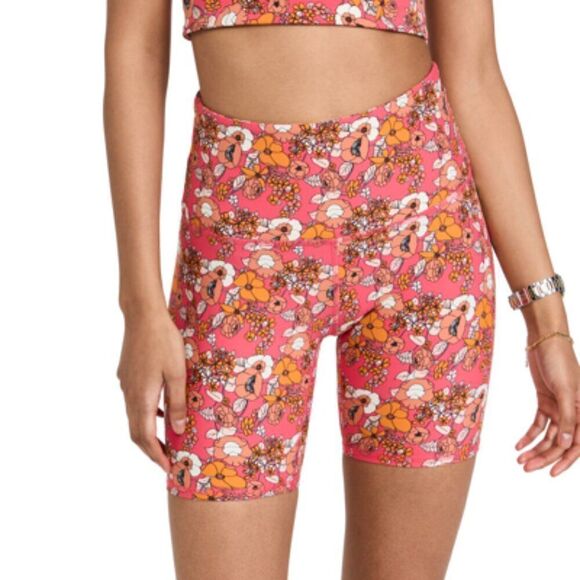 Sincerely Jules for Bandier Bryn 7" Biker Shorts Hibiscus Mod Floral Size M NWT - Picture 1 of 3